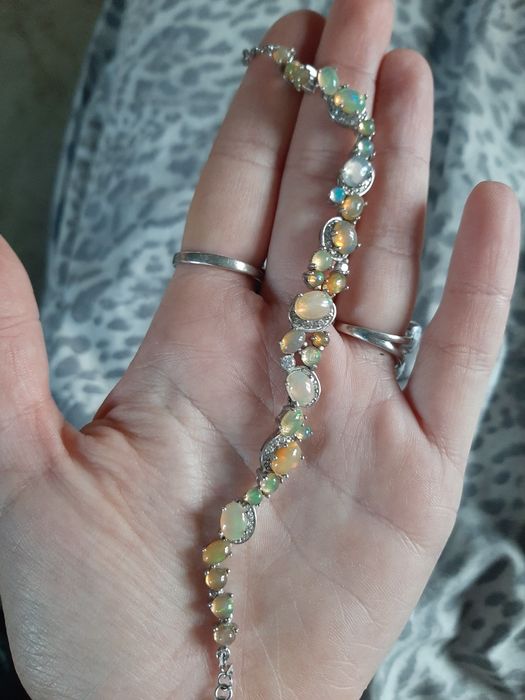 Серьги с брилиантами кулон с эмалью и изумрудом топаз змея