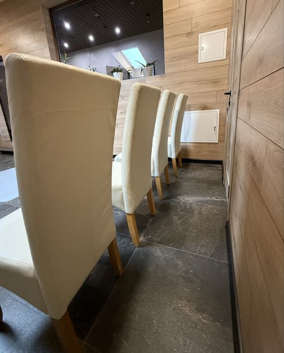 Продаю Стільці у прекрасному стані