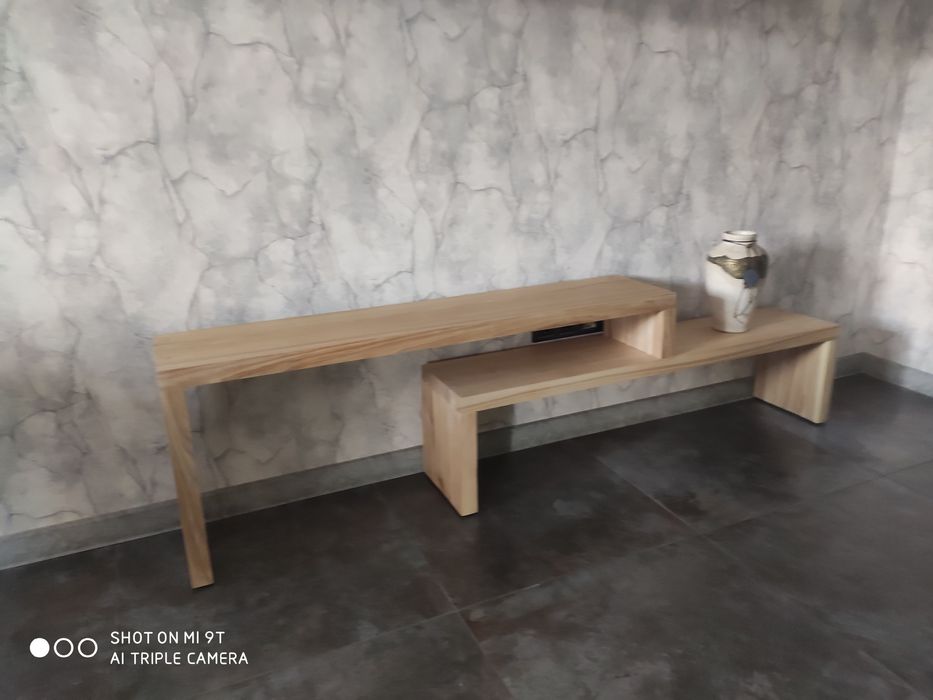 Полка под телевизор из натурального дерева
