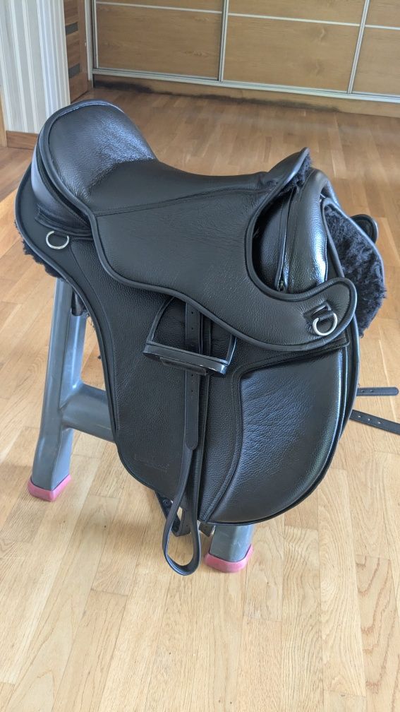 Siodło Barefoot Nottingham r.2 18" skokowe, na gwarancji bezterlicowe