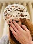 Gorro de lã recortado branco
