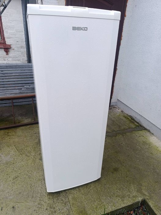 Продам морозильну камеру.