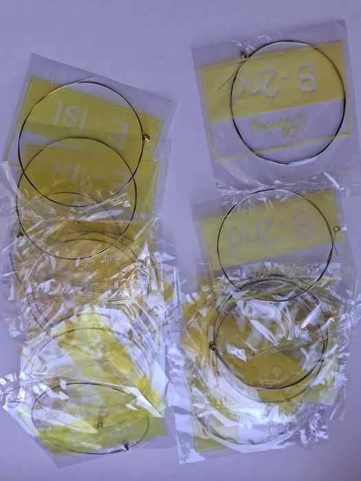 Струни  поштучно для гітари 1, 2, медіатор каподастр ремінь