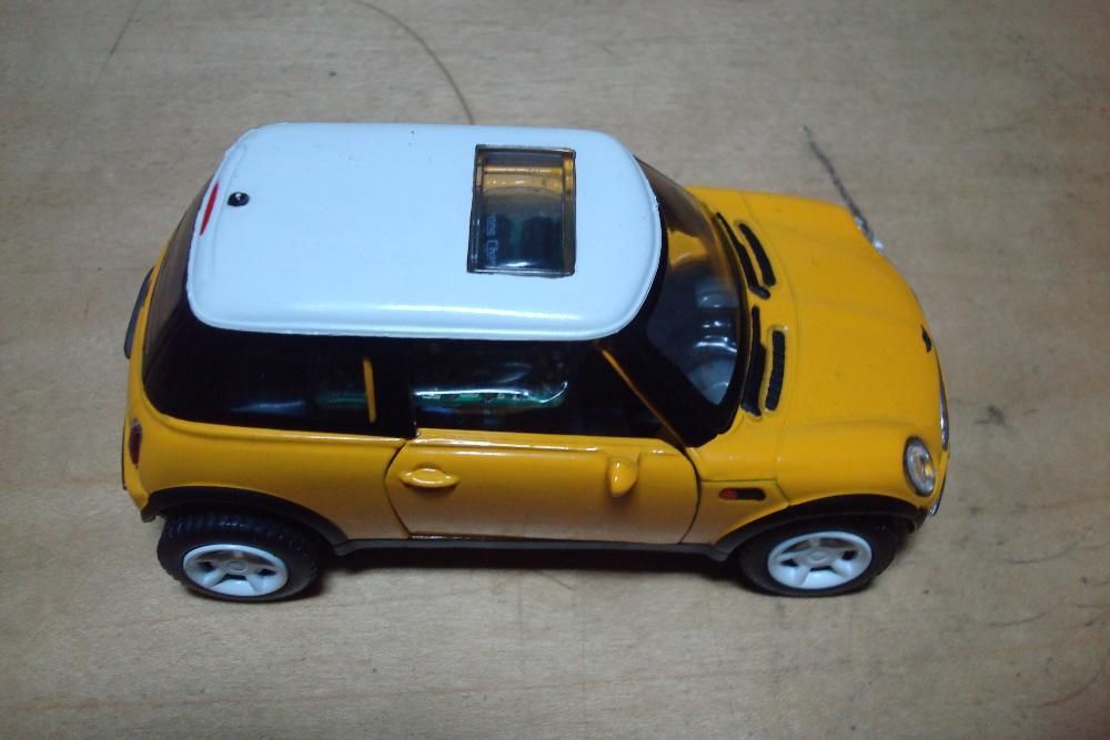 2001 yellow Mini-Cooper Remote-Control-Watch impcavel