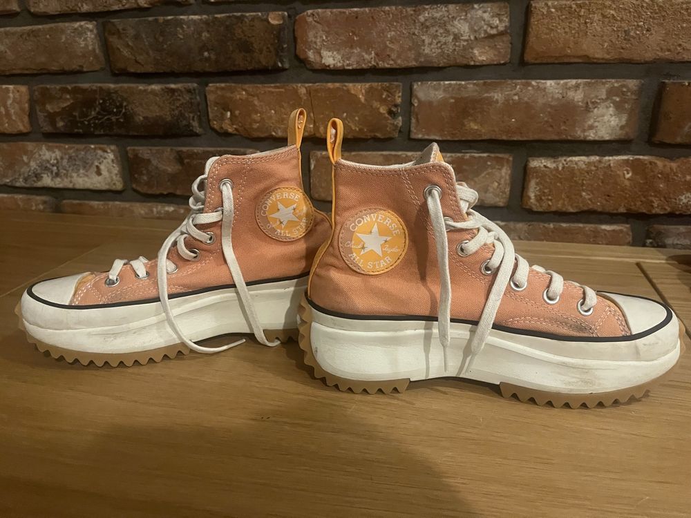 Converse na platformie