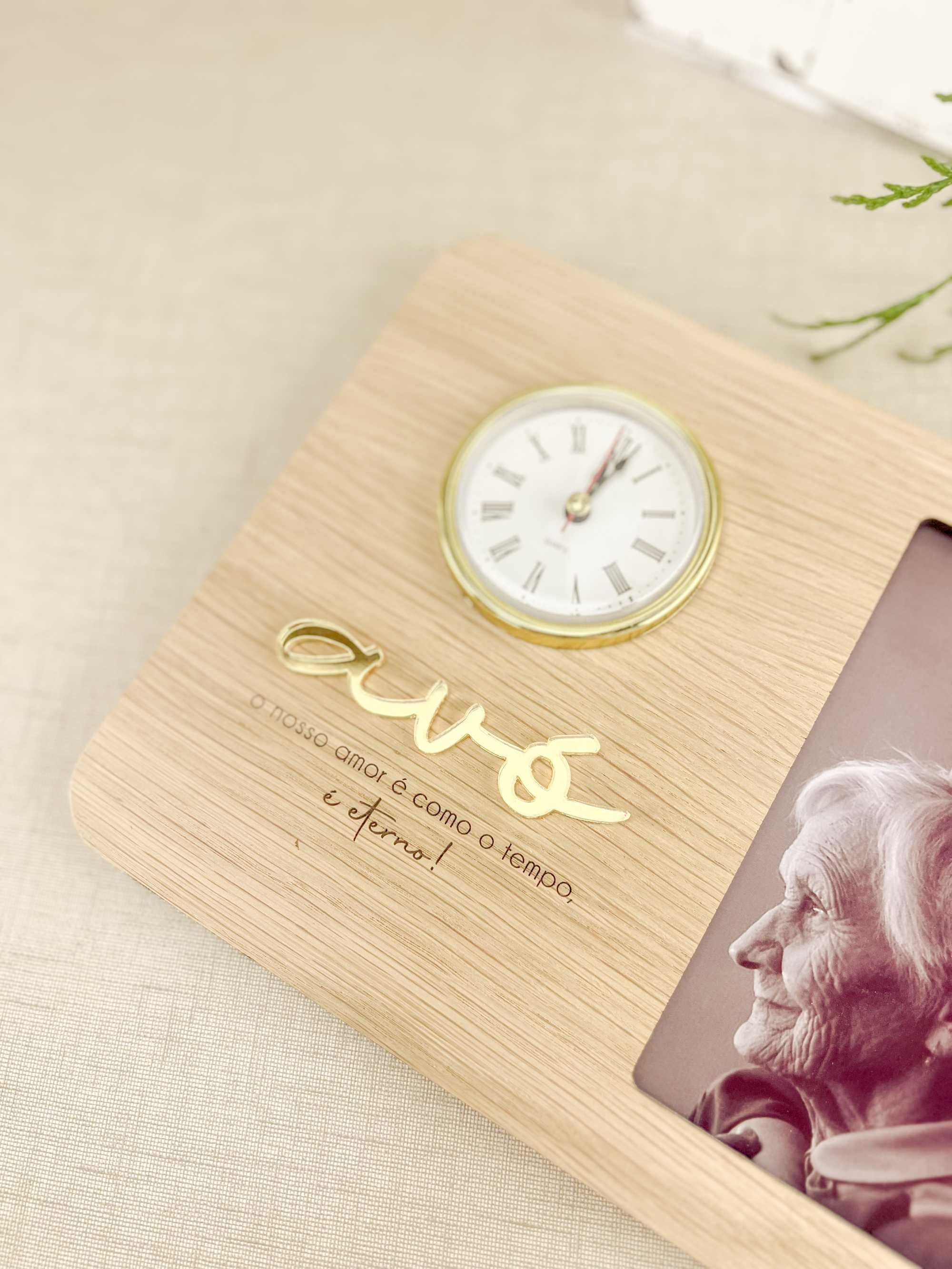 Moldura com relógio / texto personalizado