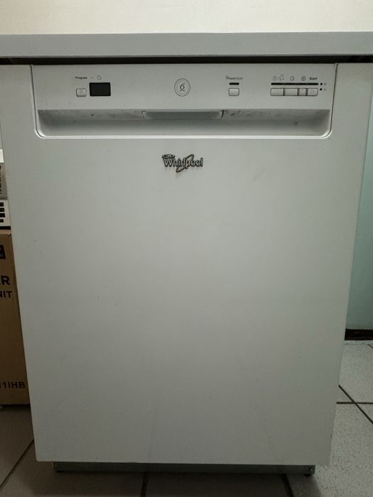 Посудомийна машина Whirlpool