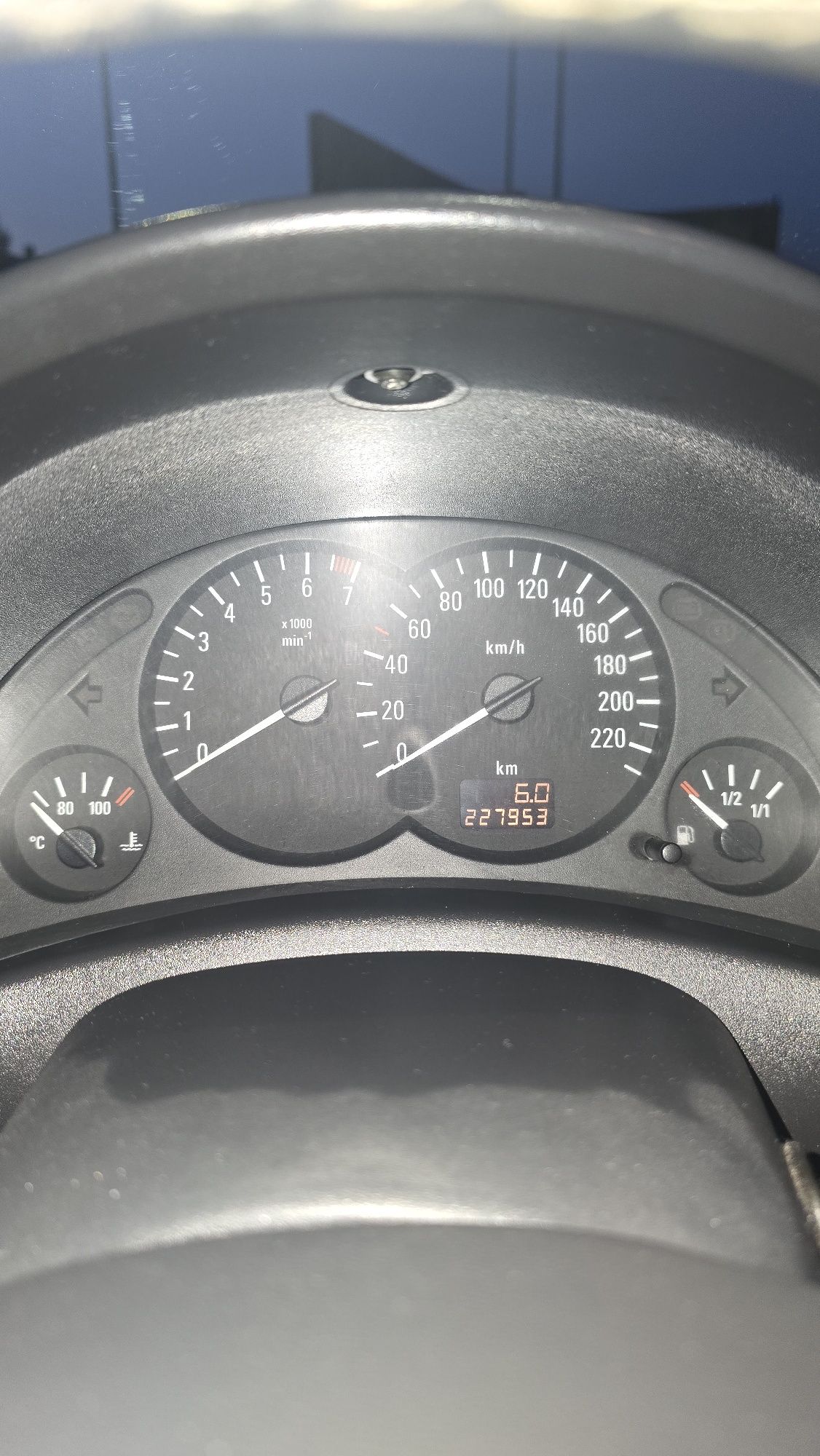 Opel Corsa 1.2 (2001) – Ideal para o Dia a Dia!
