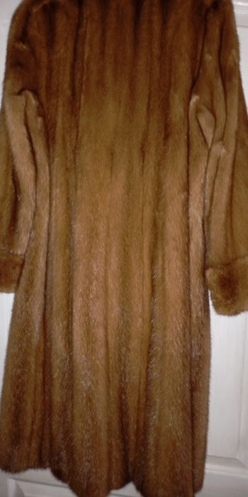 Продається шуба натуральна норкова 7000