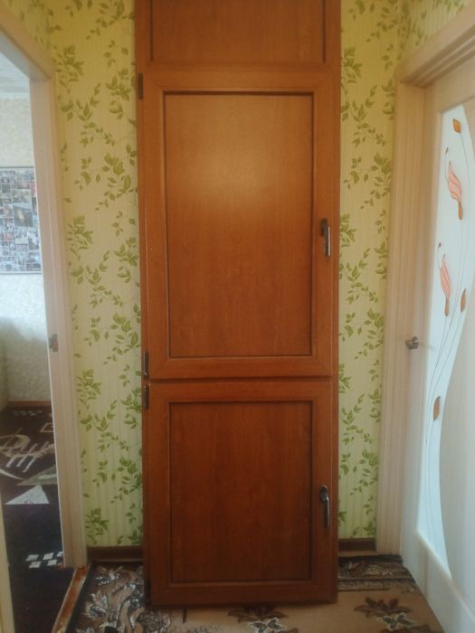 Продам пластикові двері для вбудованої шафи