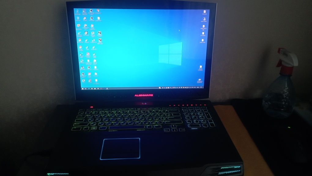 Ноутбук Alienware M17x