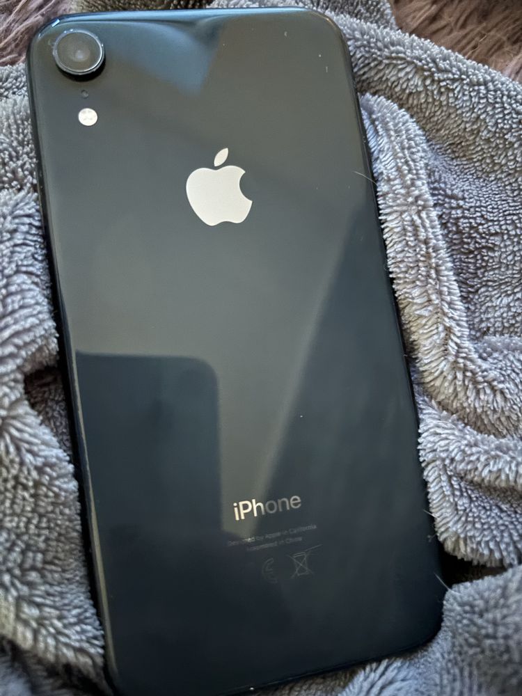 Sprzedam IPhone XR stan bardzo dobry