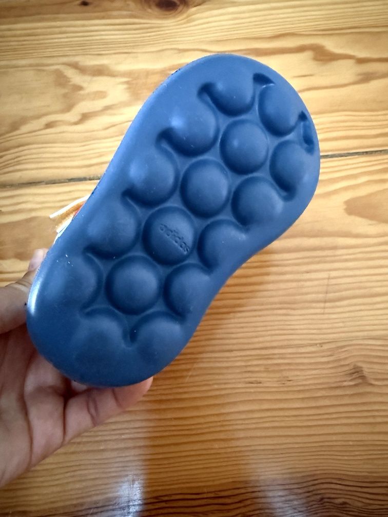 Sapatilhas adidas bebé - tam. 21 (novas)
