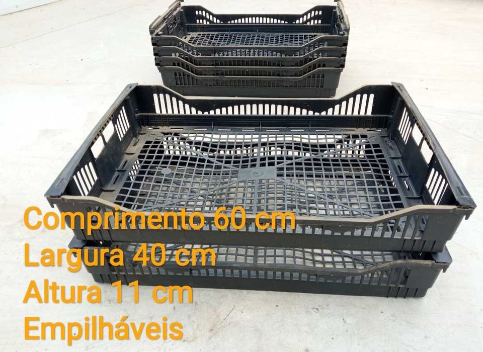 Caixas de plástico empilháveis