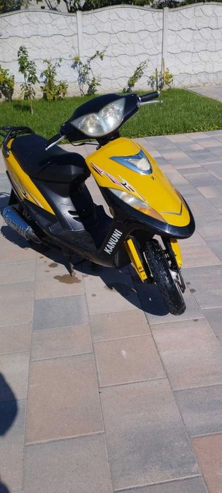 Продам скутер з документами.