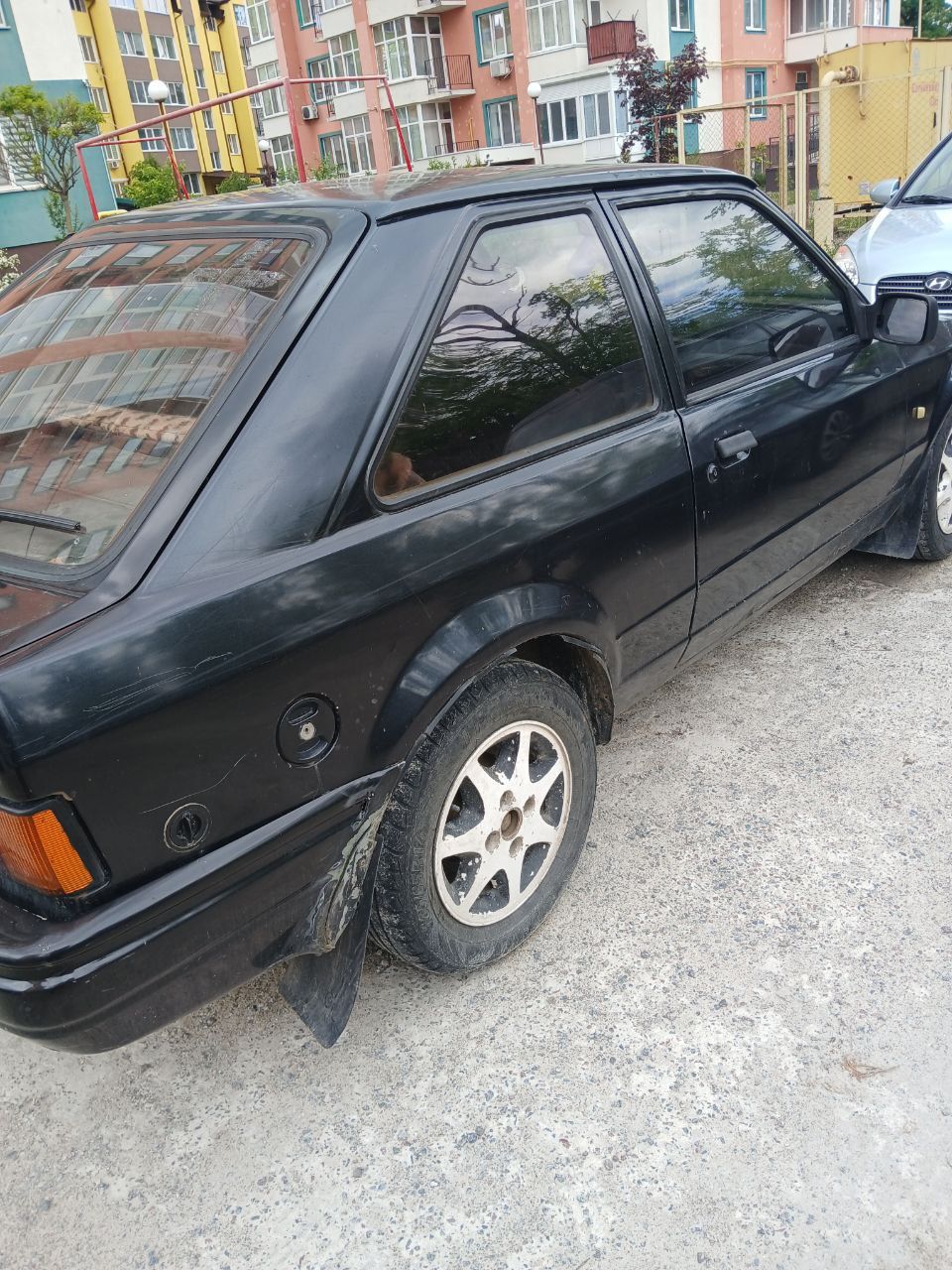 Продам форд ескорд 1.6
