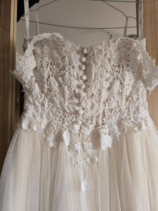 Sukienka ślubna błyszcząca