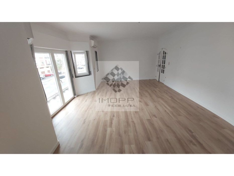 Moradia Bifamiliar T4