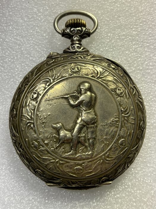 Часы ковровые швейцарские DOXA