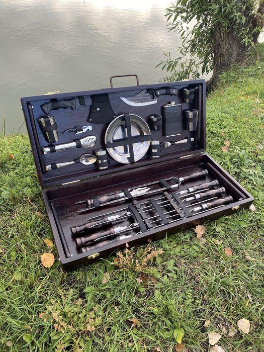 Подарунковий Набір шампурів у кейсі-столику “Трофей”