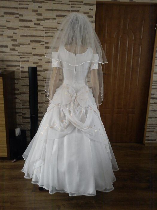 Biała suknia ślubna w łososiowe listki GALA r.38