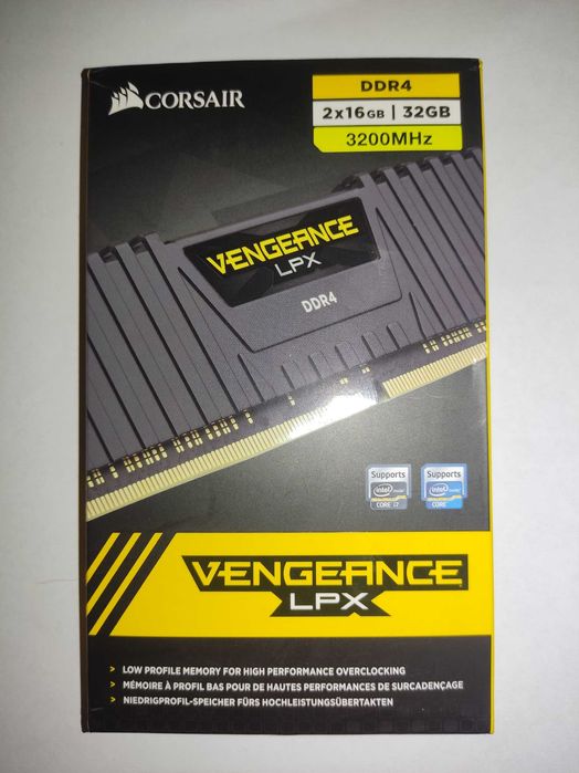 Оперативна пам'ять Corsair 32 GB (2x16GB) DDR4 3200 MHz Vengeance LPX