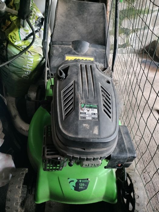 Máquina de cortar a relva