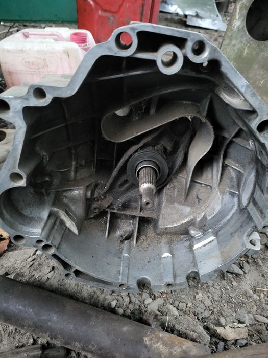 Коробка до аudi 100 c4 2.5