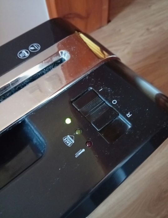 Mocna niszczarka biurowa Fellowes DS-1200CS na papier