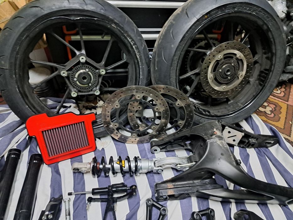 Rama yamaha mt-09  2018 włochy plus części