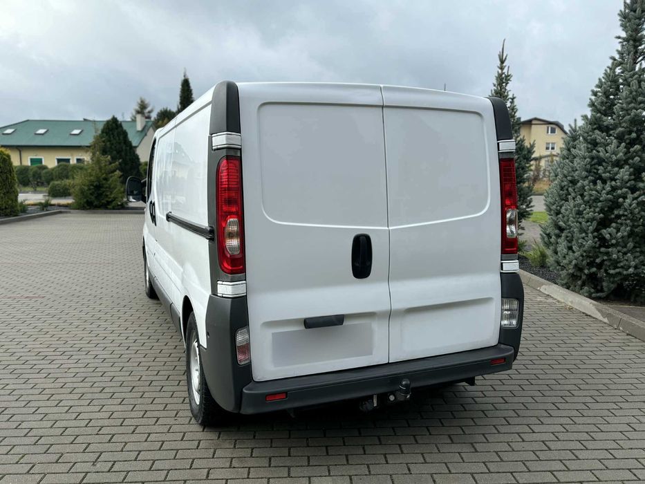 Renault Trafic 2.5 DCi Lift LONG Klima 2x Drzwi Przesuwne Hak (vivaro)