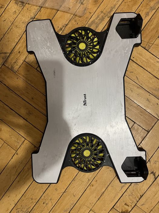 Підставка под ноутбук