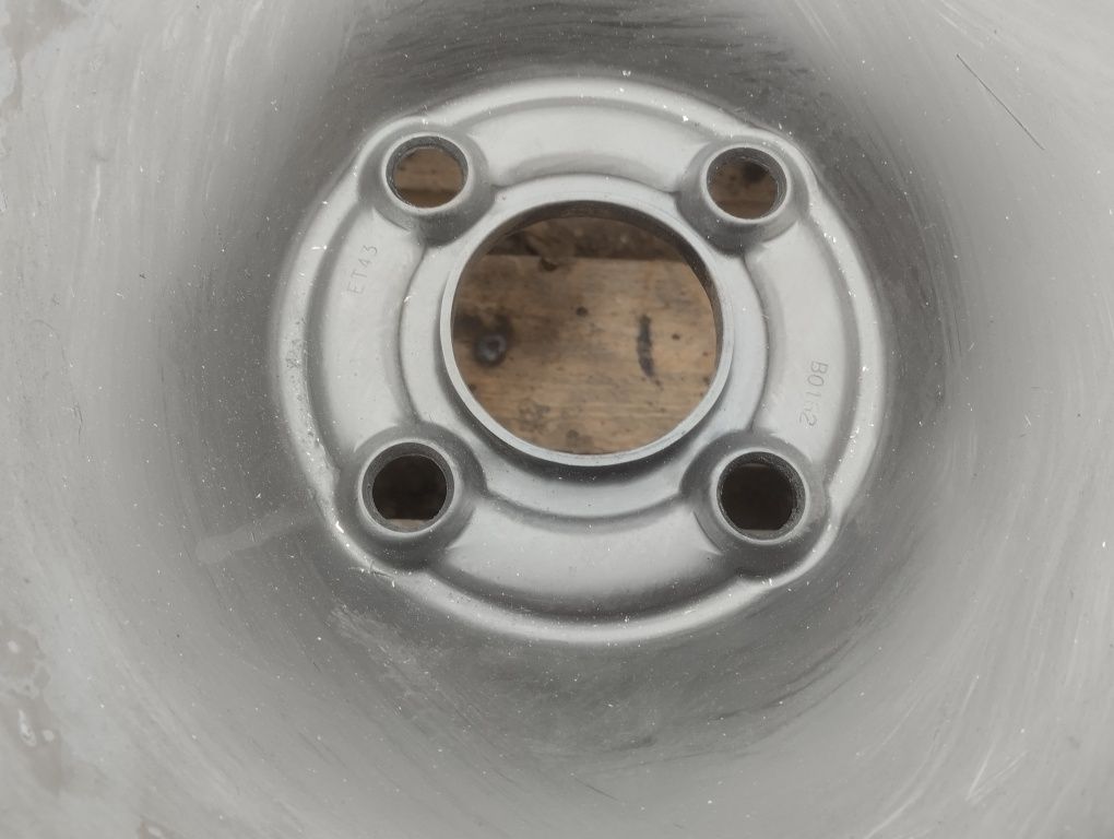 Диски R15 4x100 et 43 Dia 56.6
