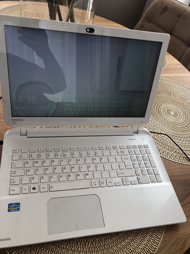 Laptop 15,6” Toshiba Satellite biały, dysk SSD, zasilacz, Windows 10