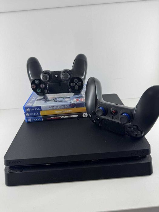 Konsola PS4 Slim 500GB + 2 Pady + 3 Gry