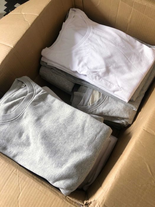 OPORTUNIDADE!! Lote Roupas - Venda de Stock Sweatshirts