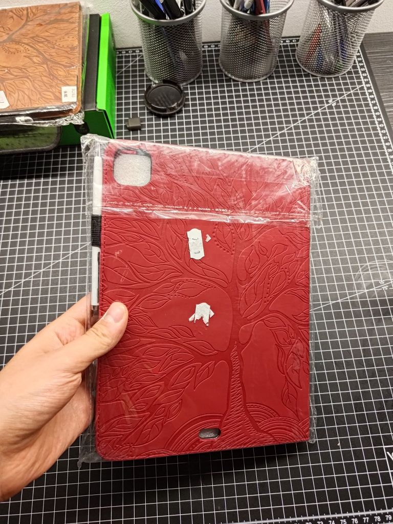 Etui iPad pro 11 z rysikiem czerwone