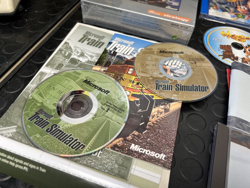 Lote de 11 jogos PC CDROM Train Simulator, TOCA, Monaco, Chessmaster