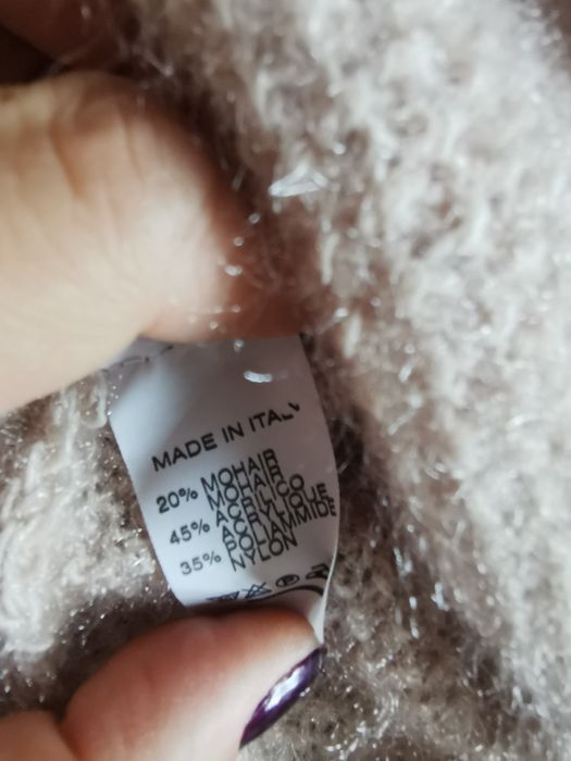 Moherowy nowy sweter w serek, piękny