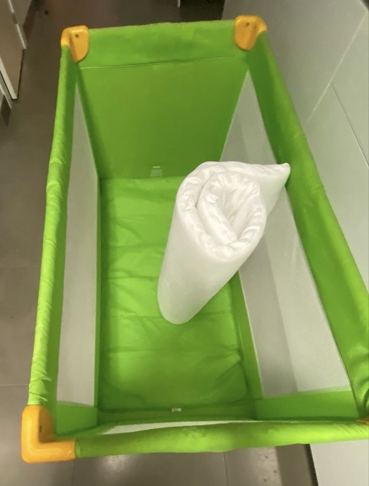 Cama de viagem Prenatal + colchão de espuma branco