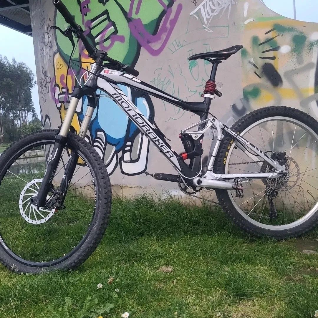 Bicicleta enduro mondraker dune