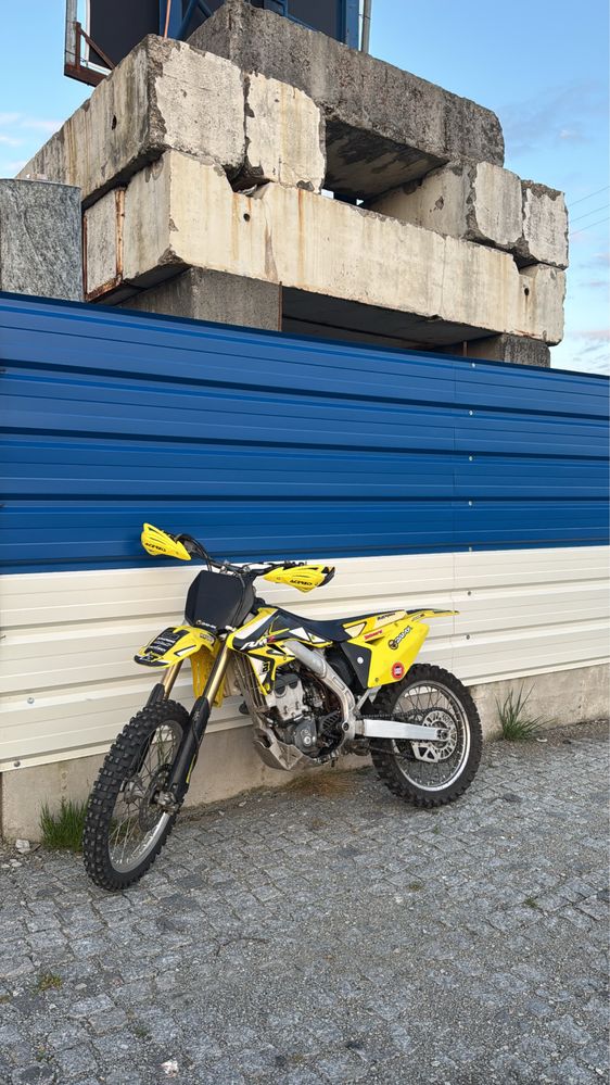 Suzuki RM-Z 250 – 2006 | 4T Carburador