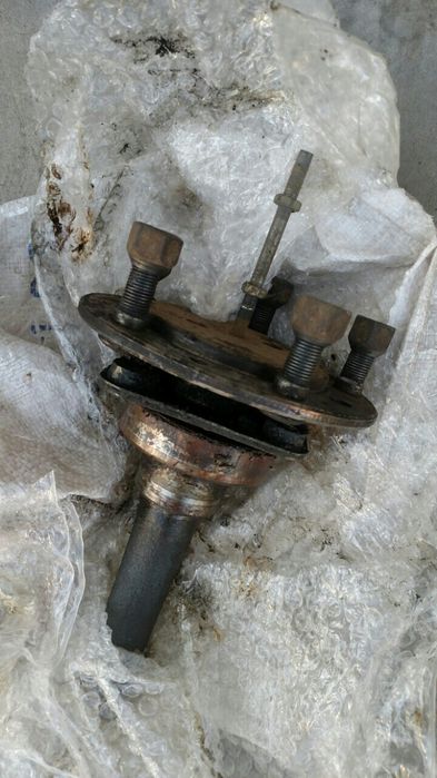 Полуось правая, левая. Волга