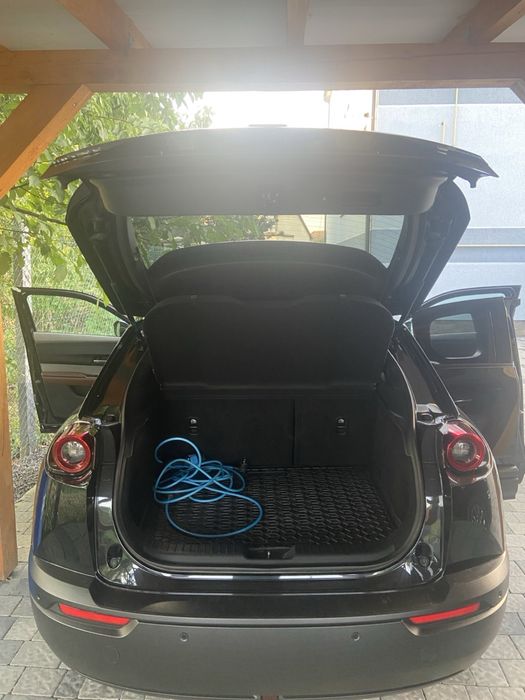 Мазда МХ30 - 2021 рік