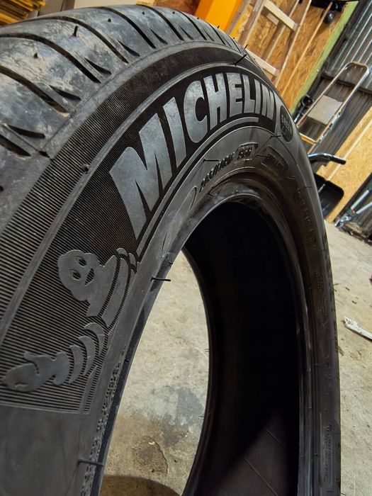 Opony letnie 4x Michelin Energy Saver + 205/60/16. 96H. DOT 2023