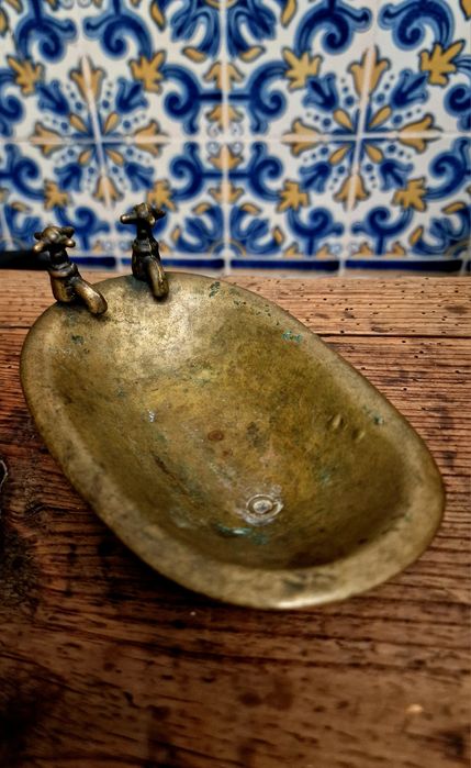 Saboneteira de metal vintage