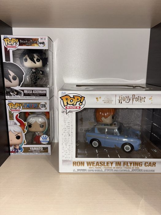 Фигурки и манга