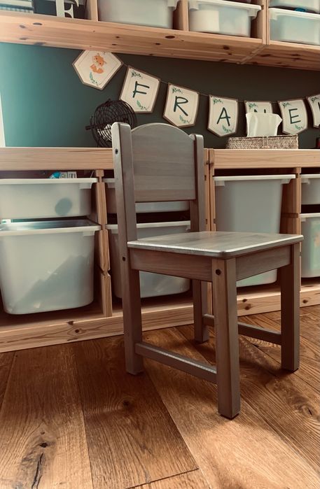 Zestaw mebli Ikea Sundvik w kolorze brązowo szarym