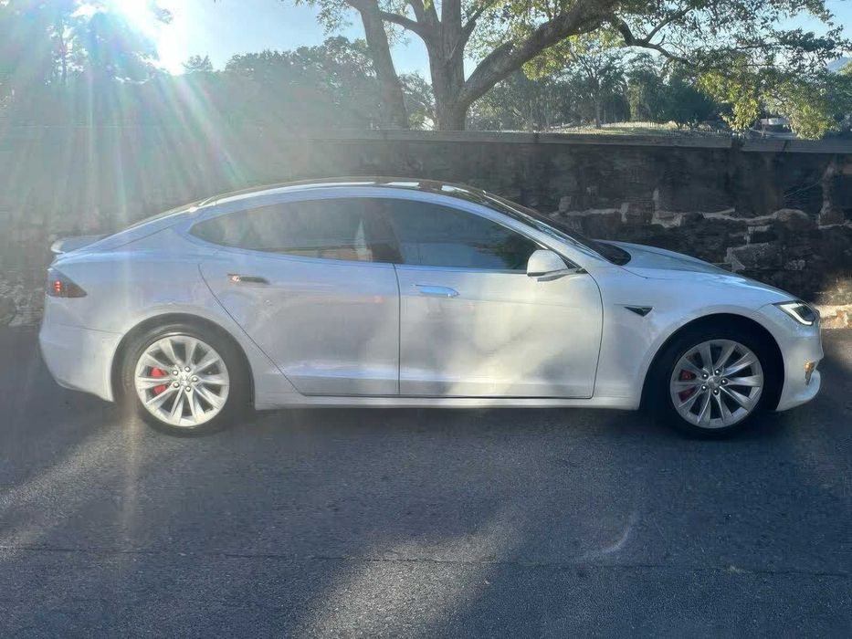 Tesla Model S Performance      2020