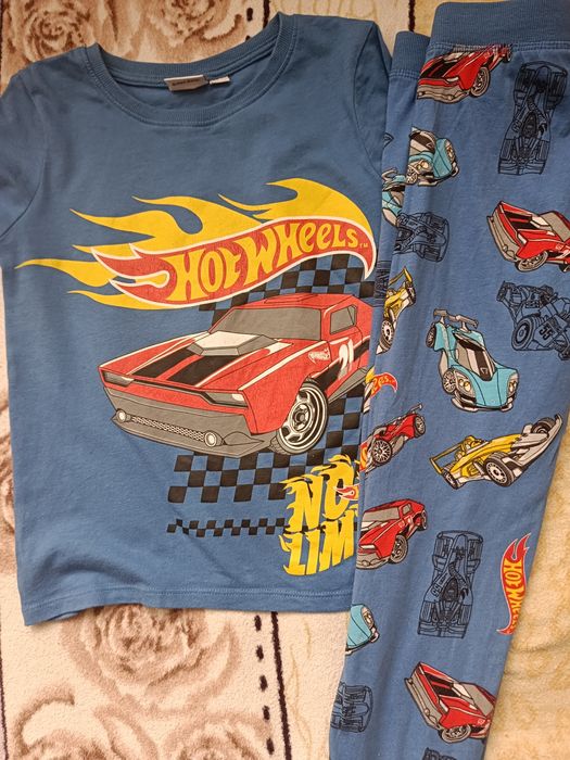 Piżamka chłopięca Hot wheels 122